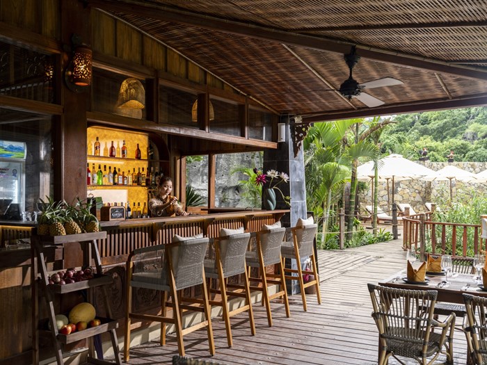 Bar & Lễ tân