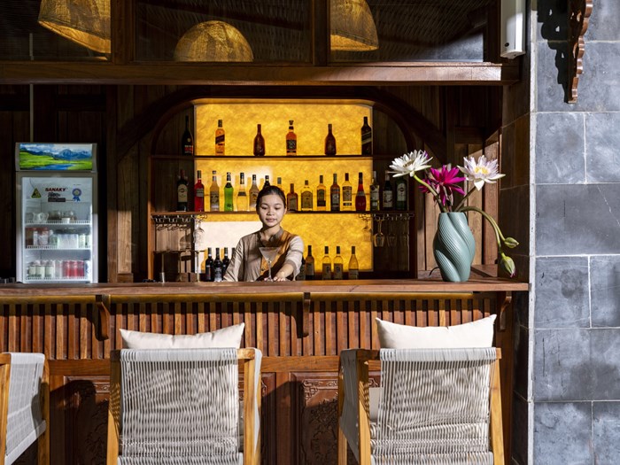 Bar & Lễ tân