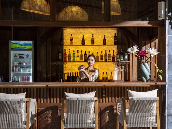 Bar & Lễ tân