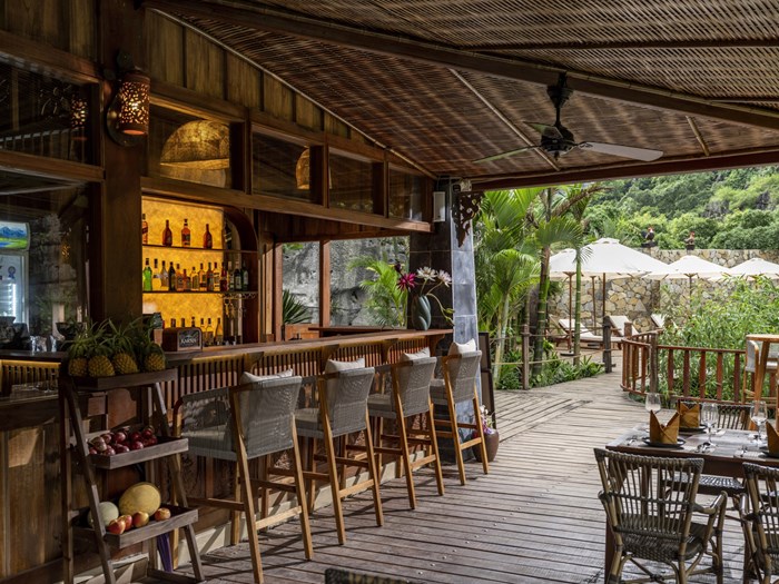 Bar & Lễ tân