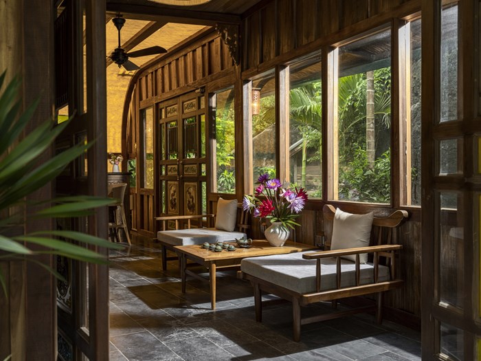 Bar & Lễ tân